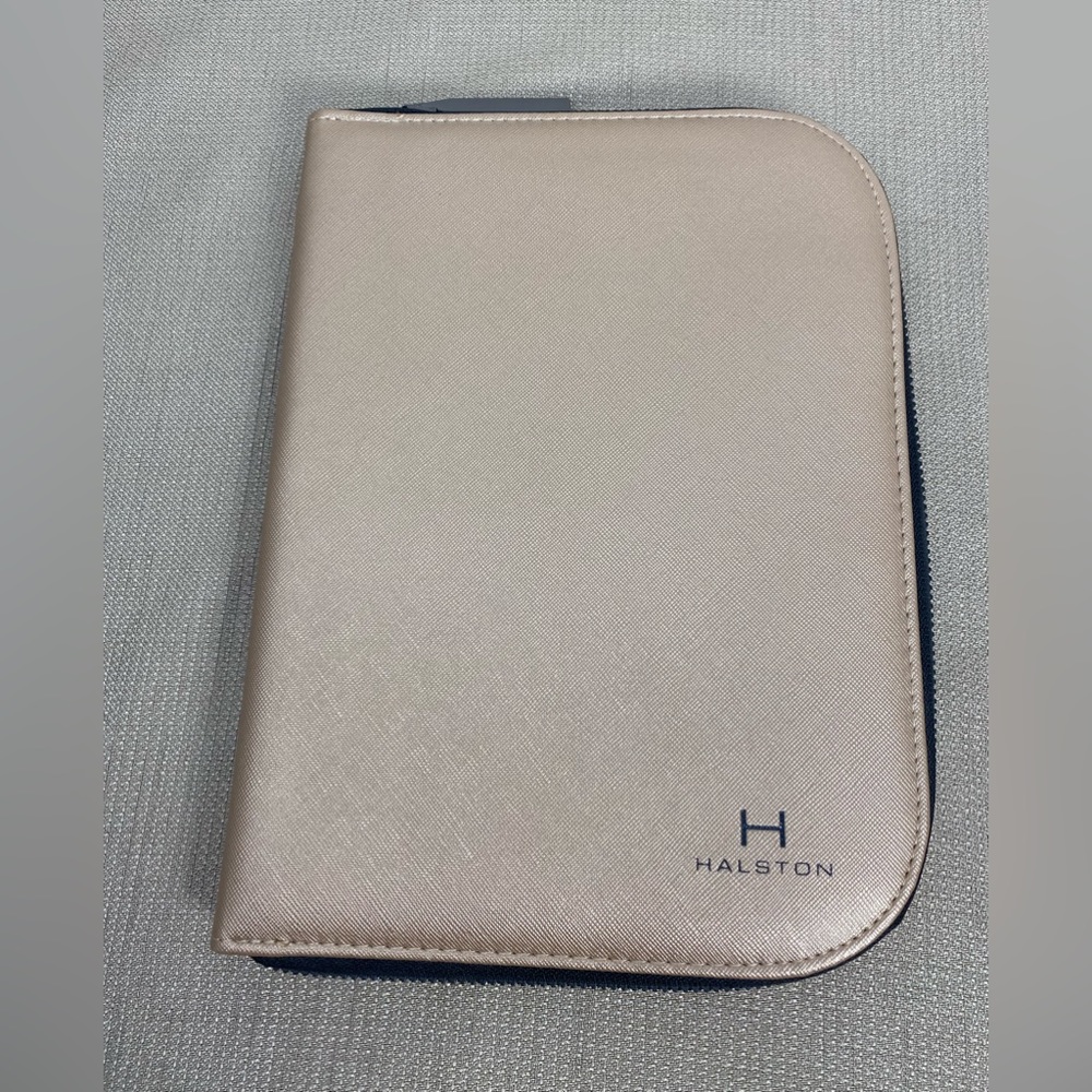 HALSTON GOLD ZIP AROUND JEWELRY CASE